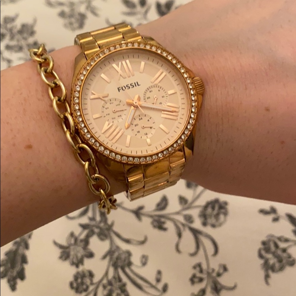 Rose gold fossil watch